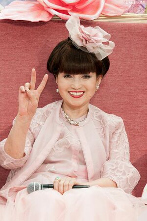 『窓際のトットちゃん』の大ヒットで黒柳徹子の人気もアップ。トットちゃんブームも起きた