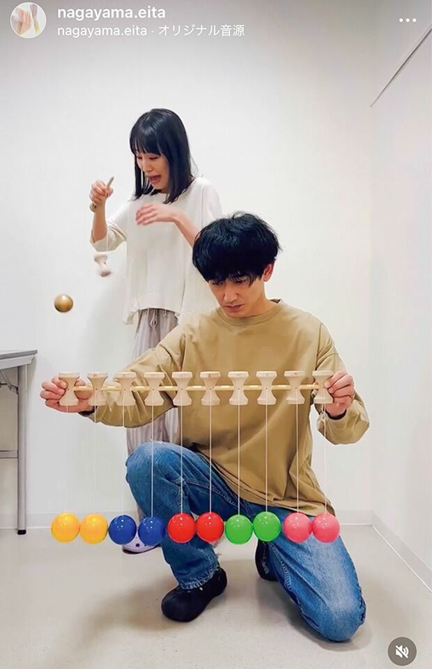 けん玉10連にチャレンジすると思いきや、15秒間、何もせず見つめるだけの動画にファン困惑（永山瑛太公式インスタグラムより）