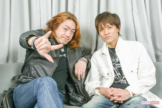 週刊女性の対談企画。相手は元・男闘呼組の成田昭次。成田は、野村からギターを教わったという（'05年3月）