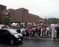 NHK『のど自慢』にSMAPが登場、出場者に聞いた意外な素顔