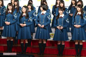 2015年の結成から約半年、平手友梨奈ほか初々しい笑顔のメンバー
