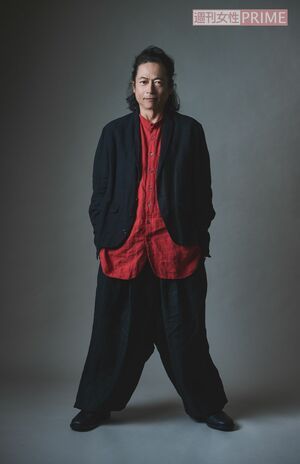 三上博史　撮影／廣瀬靖士　ヘアメイク／赤間賢次郎　スタイリング／勝見宣人（KoaHoleinc.）衣装協力／suzukitakayuki