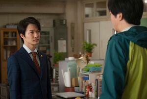 田口と教務主任の三浦先生(田辺誠一)は何かと意見が対立する