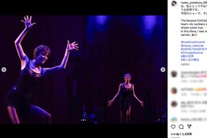 更新ストップ前の2025年8月19日、ステージショーの一場面を投稿していた（米倉涼子公式インスタグラムより）