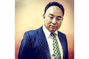 レイザーラモンRGは、伊佐山部長(市川猿之助)のモノマネ動画を続々アップ。「お前の負けーーーー!」「誠にあいすいませんでしたぁ」など強烈シーンをだいぶ盛りまくって再現(本人インスタより)