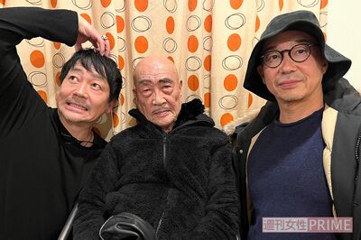 2人の息子と関わることが多くなった。右は長男で映画監督の大森立嗣さん、左は次男で俳優の大森南朋さん