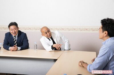 対談している原田龍二と錦鯉