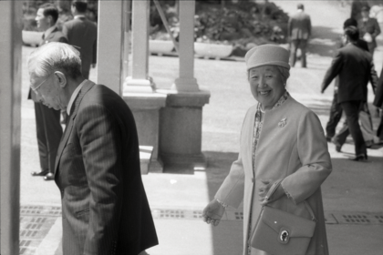 佳子さまの曽祖母にあたる香淳皇后（右）