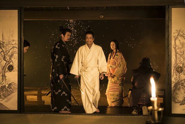 本能寺に近い寺で謀反に遭った信夫は…　(c)NHK