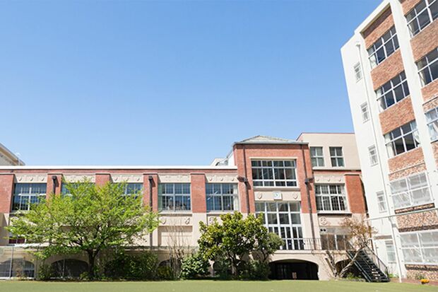 平安女学院の校舎（HPより）