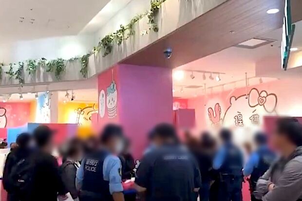 『まじかるちいかわストア 新宿マルイ店』には警察が出動する事態に(Xで拡散されている写真)