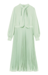 カンポグランデ市で着用された『ANAYI』のワンピース。岐阜県でもお召しになられていた。価格は6万9800円。（ブランド公式HPより）