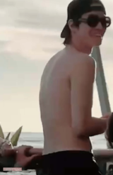 ゆうまと合流し周りをキョロキョロ警戒するやまと