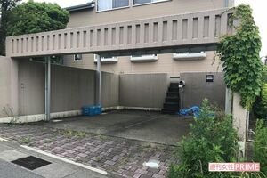 谷口光弘容疑者一家がかつて住んでいた自宅のガレージに赤いフェラーリはなく……