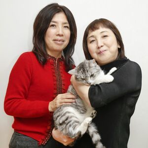 『ちよだニャンとなる会』代表理事の古川尚美さん（左）の本業はIT会社役員、副代表理事・香取章子さんはフリージャーナリスト。2人ともすべて「ねこファースト」な生活とか
