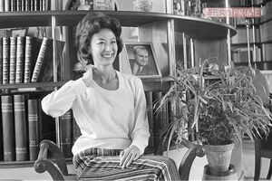 フランス人映画監督イヴ・シャンピ氏との結婚後、フランス・パリに移住した岸惠子さん