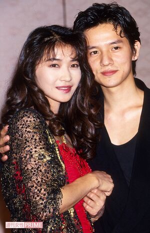 30代前半の田中美佐子と岡本健一