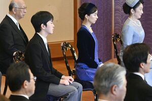 1月9日の「講書始の儀」で、約30年後、紀子さまと佳子さまが同じお洋服をお召しに