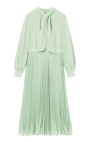 カンポグランデ市で着用された『ANAYI』のワンピース。岐阜県でもお召しになられていた。価格は6万9800円。（ブランド公式HPより）