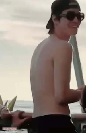 ゆうまと合流し周りをキョロキョロ警戒するやまと