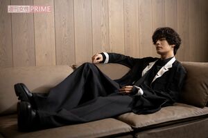 塩野瑛久　撮影／齋藤周造　ヘアメイク／草替哉夢　スタイリスト／能城 匠（TRON）