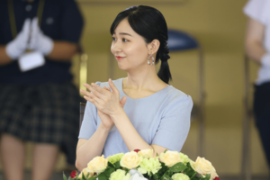 「第60回全日本高等学校馬術競技大会」開会式に出席し、選手たちを拍手で激励（2026年7月24日）