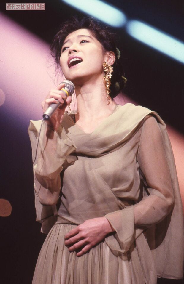 あまりの神々しさにギリシャかどこかの女神かと思ったら中森明菜でした（1989年）