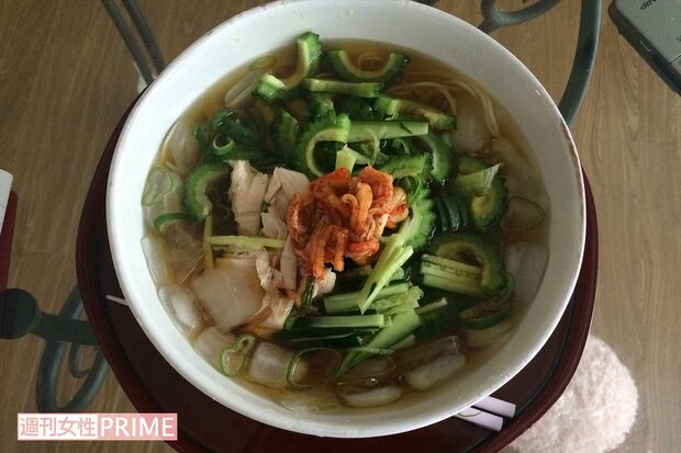 インタビュー終わりには、記者に泰葉自ら作ったひやむぎ冷麺をふるまってくれた