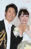 '13年、盛大な披露宴を開いた有村昆と丸岡いずみ。仲むつまじい様子を見せていたふたりだったが……