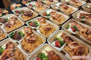 南谷さんがボランティアとともに作っているお弁当