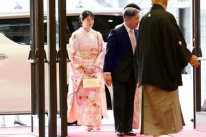 2026年1月、天覧相撲では淡い桜色の振り袖を