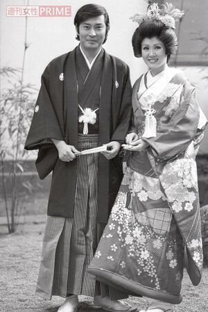 '71年に結婚するも、1年7か月でピリオドを。2年ほどあとのインタビューでは、「今度もし結婚したら、キッパリと歌をやめ、家庭に入ります」と語っていた