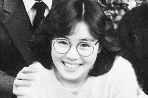 ドラマ『積木くずし』では主演を務めたが、スキャンダルの影響で映画版は降板になった高部知子
