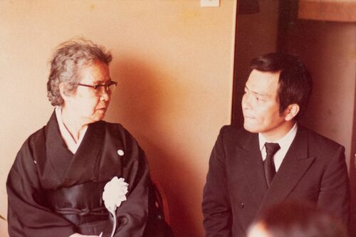 父の葬式時の写真。76歳まで生きた母の教えは今も胸に刻まれている