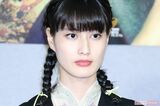橋本愛、黒髪ボブから一転“ロリータ”ファッション披露で「ちょ…