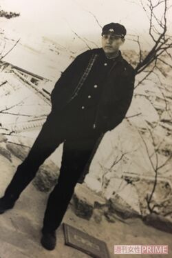 進学校に進んだ麿さんは新劇俳優を目指し、早稲田大学に進学