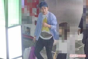 2次会会場から出てきたニノ（その３）