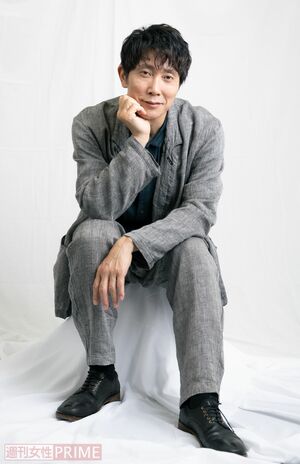 佐々木蔵之介　撮影／矢島泰輔　スタイリング／勝見宜人（KoaHoleinc.）　ヘアメイク／晋一朗　衣装協力／CONFECT（CONFECT表参道店）