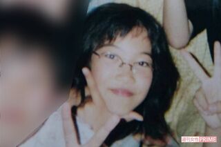 小学校の修学旅行に参加する橋本志穂容疑者（同級生提供）