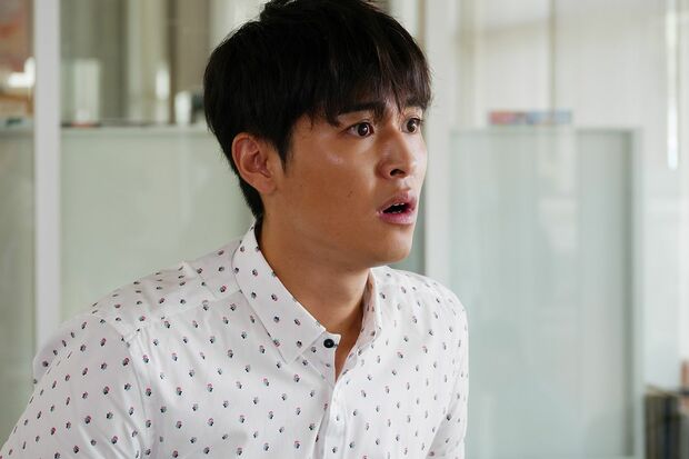 “ともるん”こと野津田燈のシャツに注目　(c)NHK