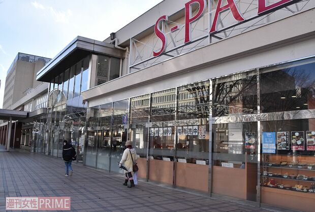 2月13日の地震から10日後のJR福島駅前の様子。人の出はまばらだが…… 撮影／ウネリウネラ