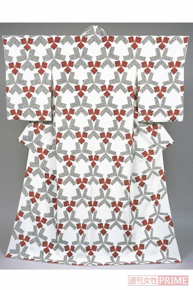 友禅訪問着 白地位相割付文（平成25年（2013）東京・株式会社三越伊勢丹蔵）／三越のショッピングバッグのもととなったデザインの着物も!!