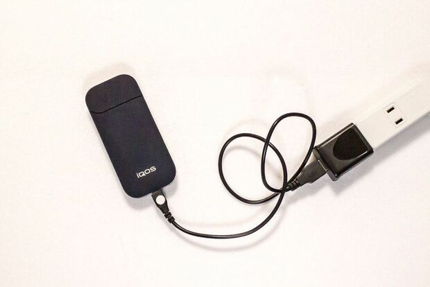 アイコスの充電風景はこんな感じ