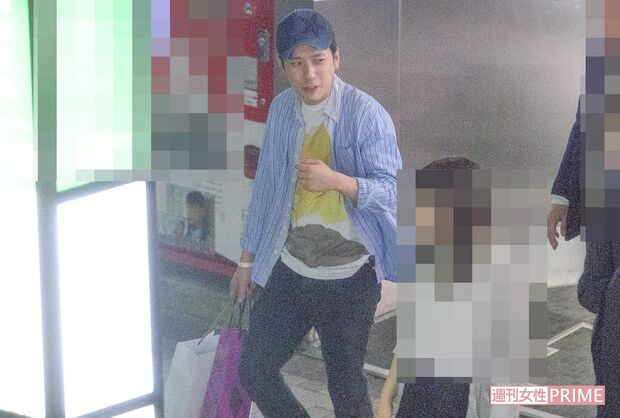 2次会会場から出てきたニノ（その３）