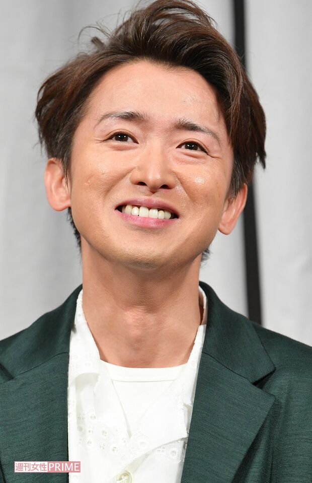 笑顔を貫く大野智。『嵐 活動休止表明会見』にて
