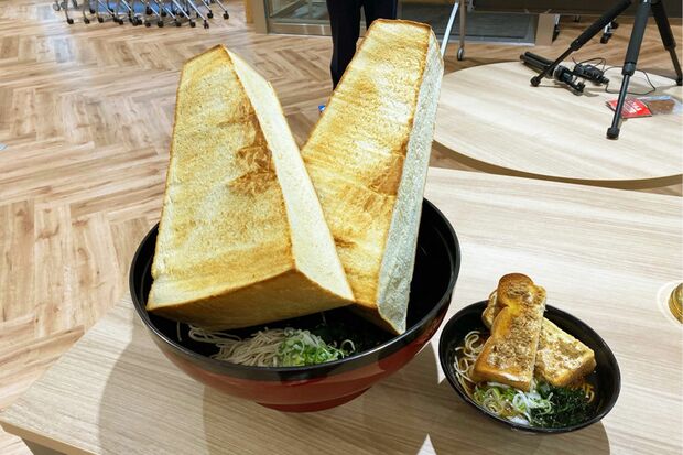 ボツ商品だけの紹介かと思いきや「トーストそば」は過去に『富士そば』で限定販売されていたそう