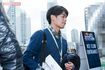12月8日、妻子と別居中も多忙な小塚を直撃すると…