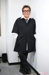 「普段は黒い服が多い」という服好きなコロッケ。ファンの間で「クロムハーツ」がお気に入りなのは有名