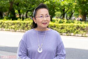 終始笑顔で取材を受け、当時の裏話を明かしてくれた小牧りささん