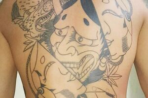 植松容疑者の背中には般若とおかめの入れ墨が（容疑者のtwitterより）